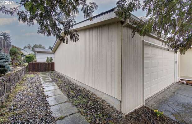 17401 SE 39th St #77, Vancouver, WA 98683