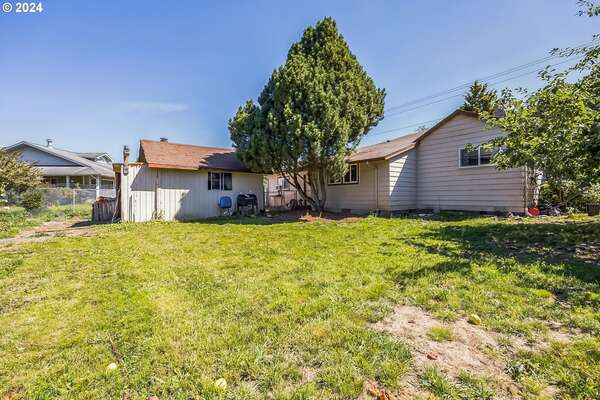 2409  46th Ave, Longview, WA 98632