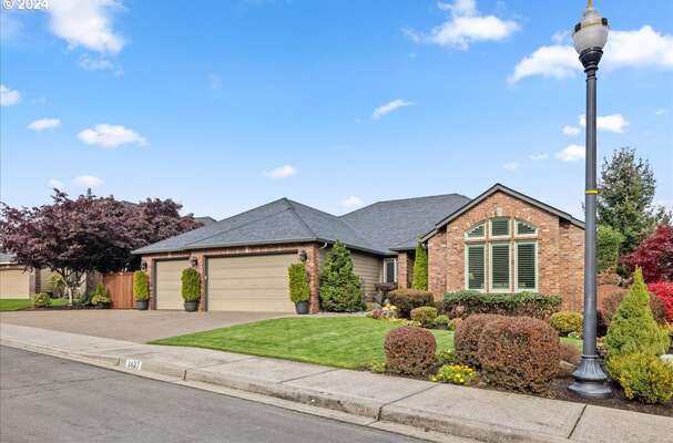 1627 NW 35th Cir, Camas, WA 98607