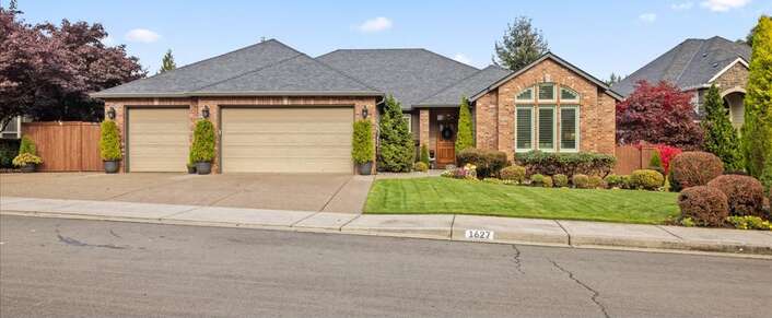 1627 NW 35th Cir, Camas, WA 98607