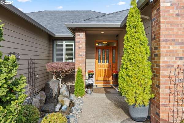 1627 NW 35th Cir, Camas, WA 98607