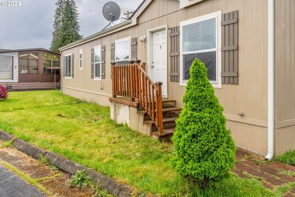 1965  Westside Hwy #7, Kelso, WA 98626