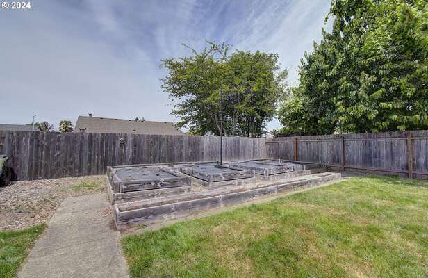 718 NW 21st St, Battle Ground, WA 98604