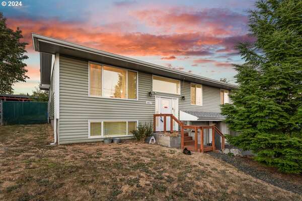 1817  Harris St, Kelso, WA 98626