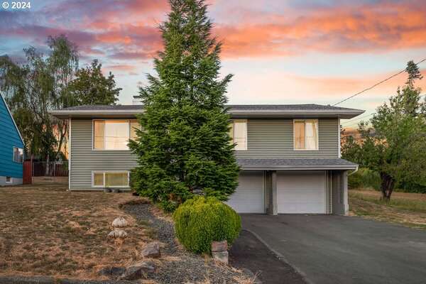 1817  Harris St, Kelso, WA 98626