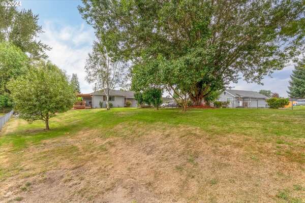 1108 S 8th Ave, Kelso, WA 98626