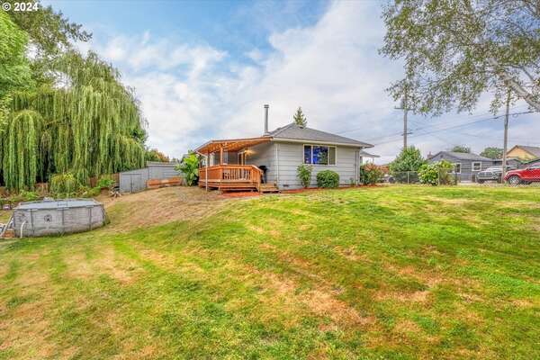 1108 S 8th Ave, Kelso, WA 98626