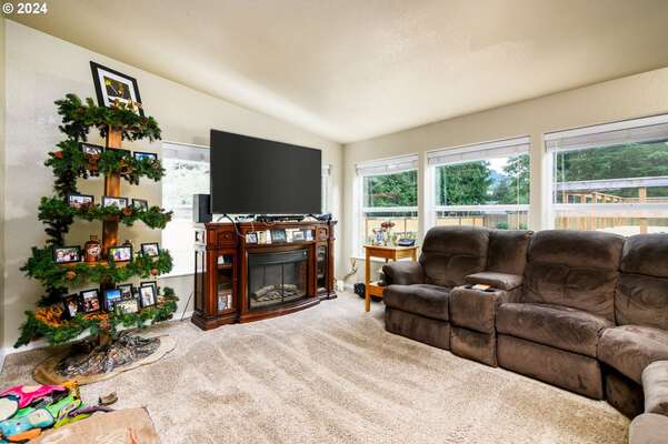 1672  Metzger Rd, Carson, WA 98610