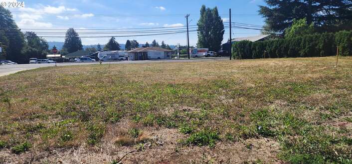 2131  E St, Washougal, WA 98671